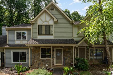 4106 N Course Dr, Charlotte, NC 28277
