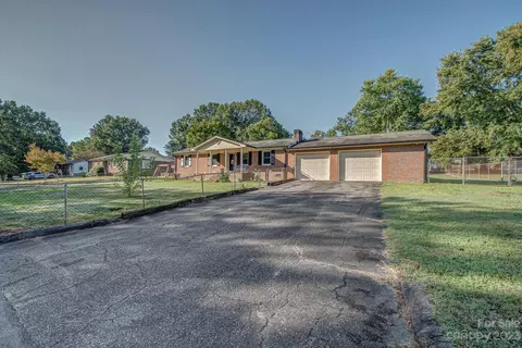 104 Sharon Ave, Bessemer City, NC 28016