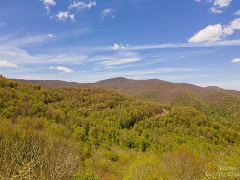 57 Running Cedar Ln, Mars Hill, NC 28754