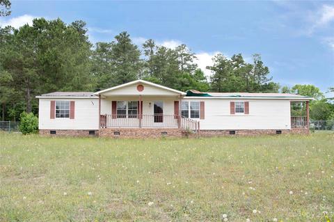 142 Amanda St, Lumberton, NC 28358