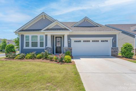 525 Lincoln Quarters St, Tega Cay, SC 29708