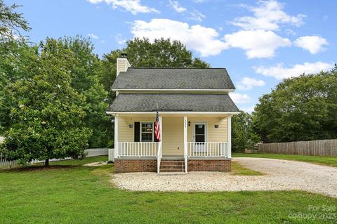 2035 Ross Rd, Lancaster, SC 29720