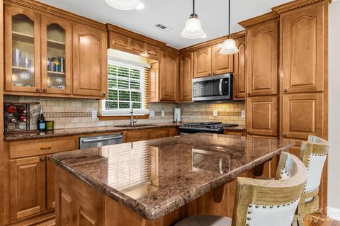 3107 Short Rd, Hickory, NC 28602 photo 9