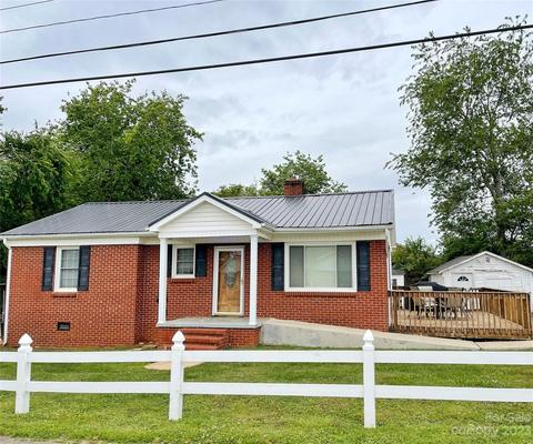 103 Brittain Dr, Morganton, NC 28655