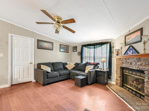 552 Azalea Cir, Marshall, NC 28753 photo 10