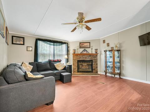 552 Azalea Cir, Marshall, NC 28753 photo 9