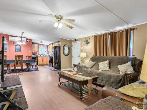 552 Azalea Cir, Marshall, NC 28753 photo 8