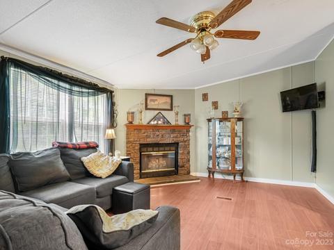 552 Azalea Cir, Marshall, NC 28753 photo 11