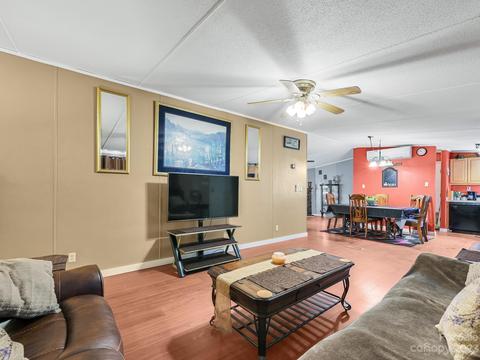 552 Azalea Cir, Marshall, NC 28753 photo 6