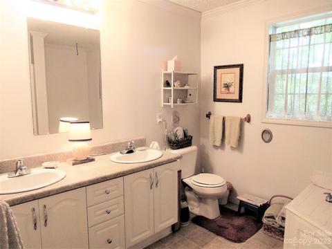 363 Maple Leaf Ln, Clyde, NC 28721 photo 20