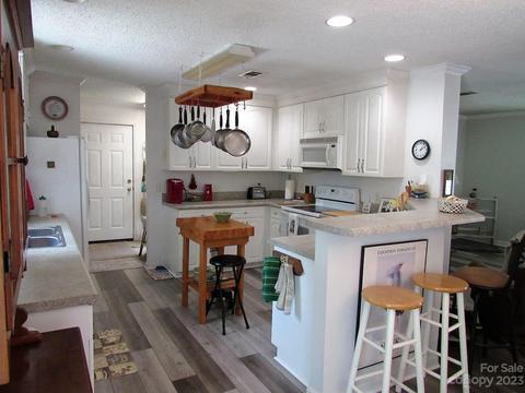 363 Maple Leaf Ln, Clyde, NC 28721 photo 7