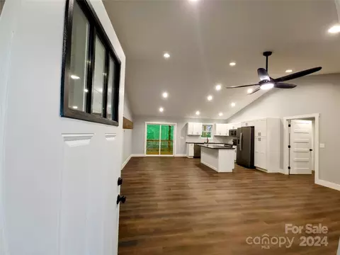 960 Windy Gap Rd, Mars Hill, NC 28754 photo 7