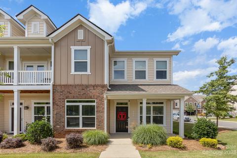 214 Overstone Ct, Fort Mill, SC 29715