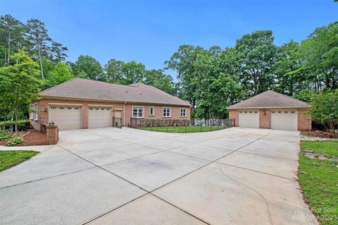 2929 Duck Point Dr, Monroe, NC 28110 photo 3