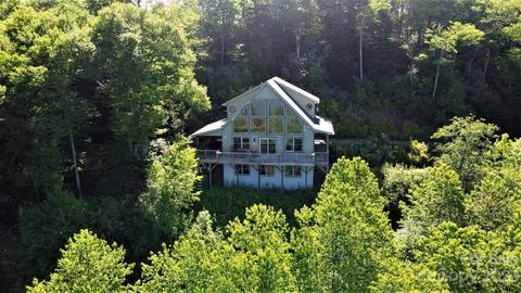 1293 Shangri Ln, Cherokee, NC 28719