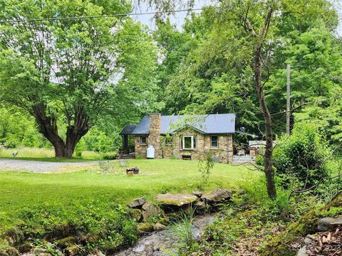 438 Haw Branch Rd, Barnardsville, NC 28709