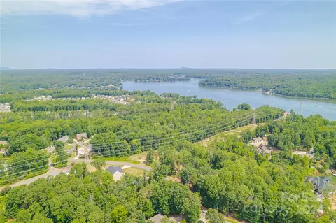 345 Squirrel Ln, Clover, SC 29710 photo 9