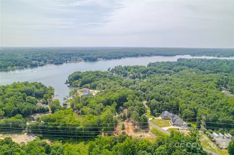 345 Squirrel Ln, Clover, SC 29710 photo 4