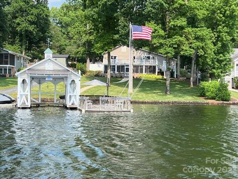 597 Shamrock Rd, Badin Lake, NC 28127
