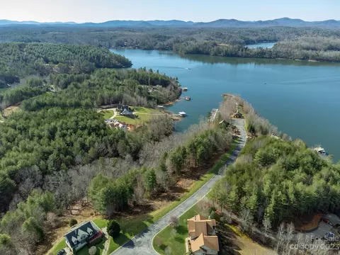 31 Blue Ridge Parkway #31, Marion, NC 28752