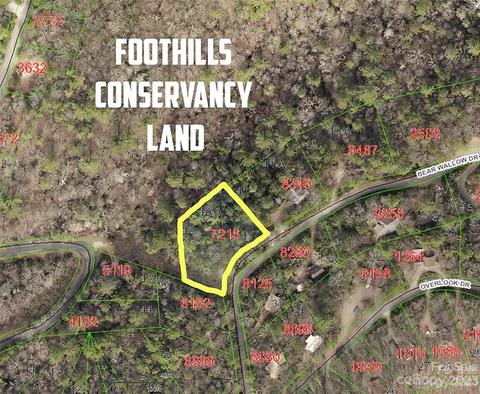 69 Bear Wallow Dr, Spruce Pine, NC 28777