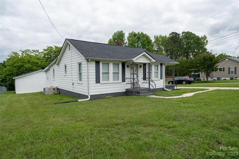 726 Crown Point Dr, Salisbury, NC 28146 photo 2