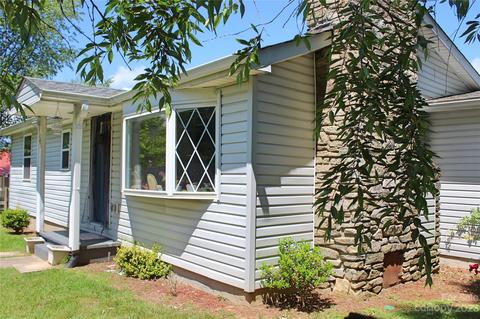 145 Lee Rd, Clyde, NC 28721