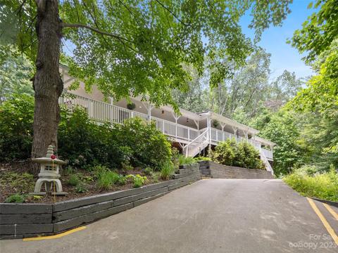 355 Dayton Dr, Waynesville, NC 28786