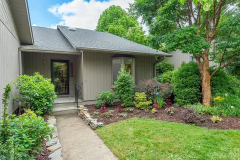 19 Ridge Ter, Asheville, NC 28804