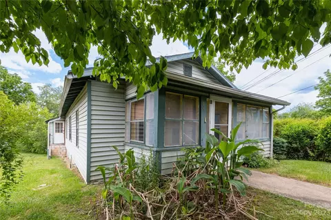 24 Ivy St, Asheville, NC 28806