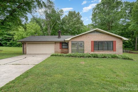 127 Piedmont Dr, Kannapolis, NC 28081