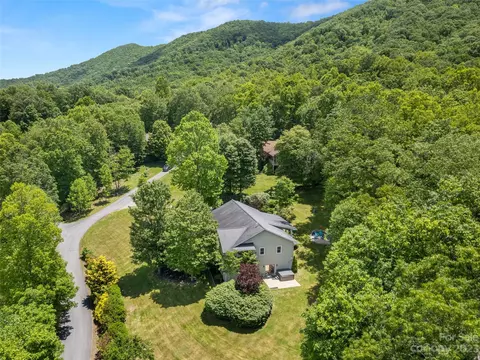 500 Sweetwater Dr, Canton, NC 28716