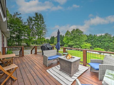 30 Danielle Dr, Penrose, NC 28766 photo 3