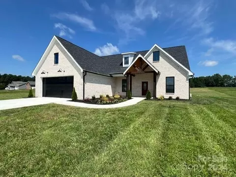 727 Kiser Rd, Bessemer City, NC 28016