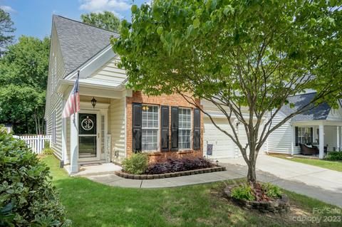 18719 Victoria Bay Dr, Cornelius, NC 28031
