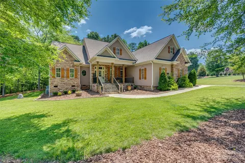 5852 Johnson Rd, Clover, SC 29710 photo 2