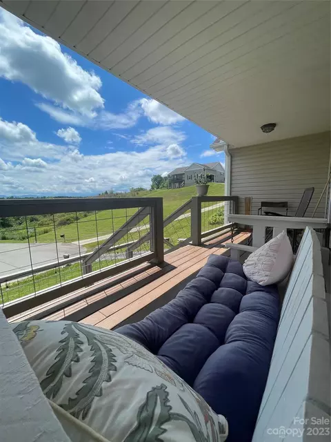 240 Eagleview Ln, Marshall, NC 28753 photo 7