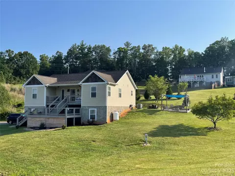 240 Eagleview Ln, Marshall, NC 28753 photo 8