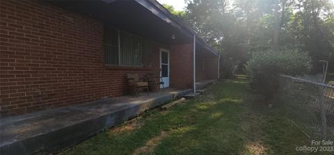813 3rd Street Pl SW, Hickory, NC 28602