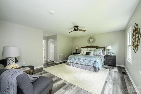 1171 37th Avenue Dr, Hickory, NC 28601 photo 5