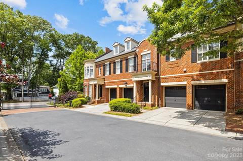 6850 Louisburg Square Ln, Charlotte, NC 28210