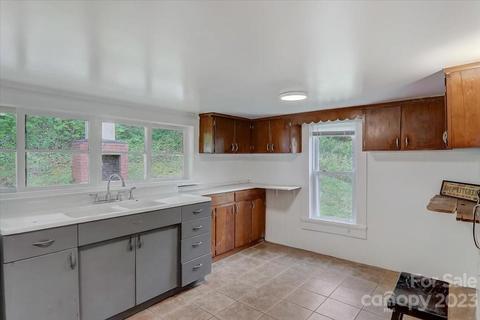 214 Plank Rd, Canton, NC 28716 photo 12