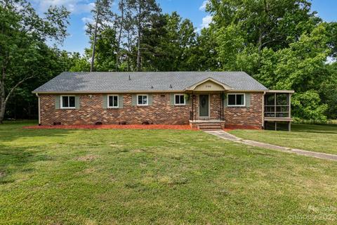 3708 Cowboy Ln, Charlotte, NC 28216