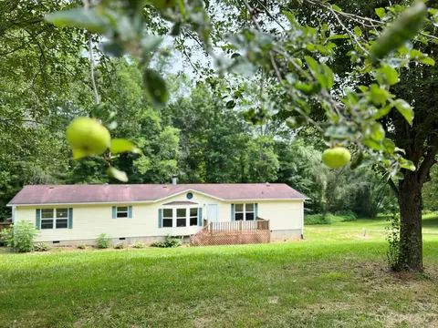 121 Sweet Clover Ln, Weaverville, NC 28787