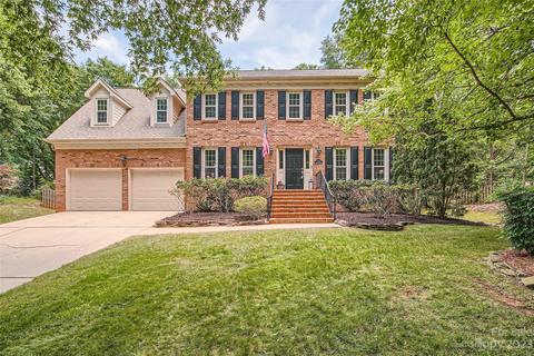 7212 Crown Colony Dr, Charlotte, NC 28270