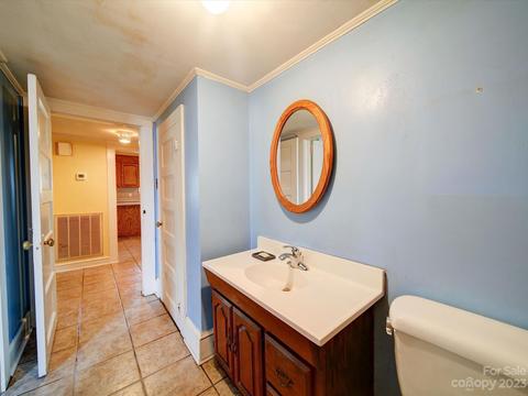 301 E 2nd St, Kannapolis, NC 28083 photo 24