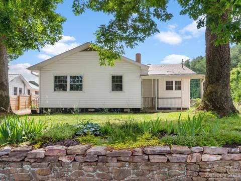 28 Oteen Park Pl #A, Asheville, NC 28805