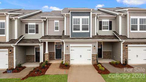 17 Cedar Hill Rd, Hendersonville, NC 28792