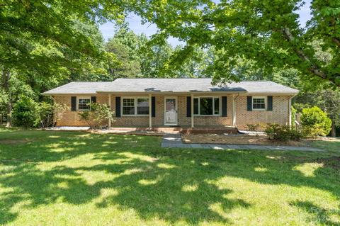 109 Old Meadowbrook Rd, Mooresville, NC 28115