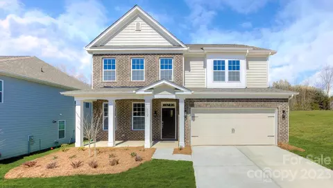126 Thornberry Rd, Hendersonville, NC 28792